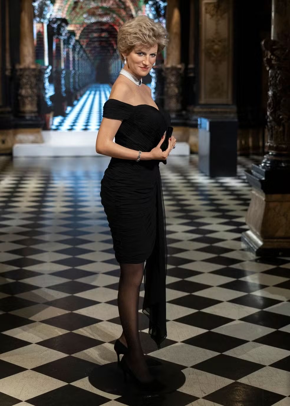113068061 this photograph shows the wax effigy of britains late princess diana lady di wearing the