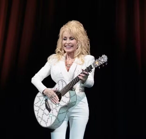 afp 20260825 c6gx99e v3 midres uscountrymusiclegenddollypartondiesat80family