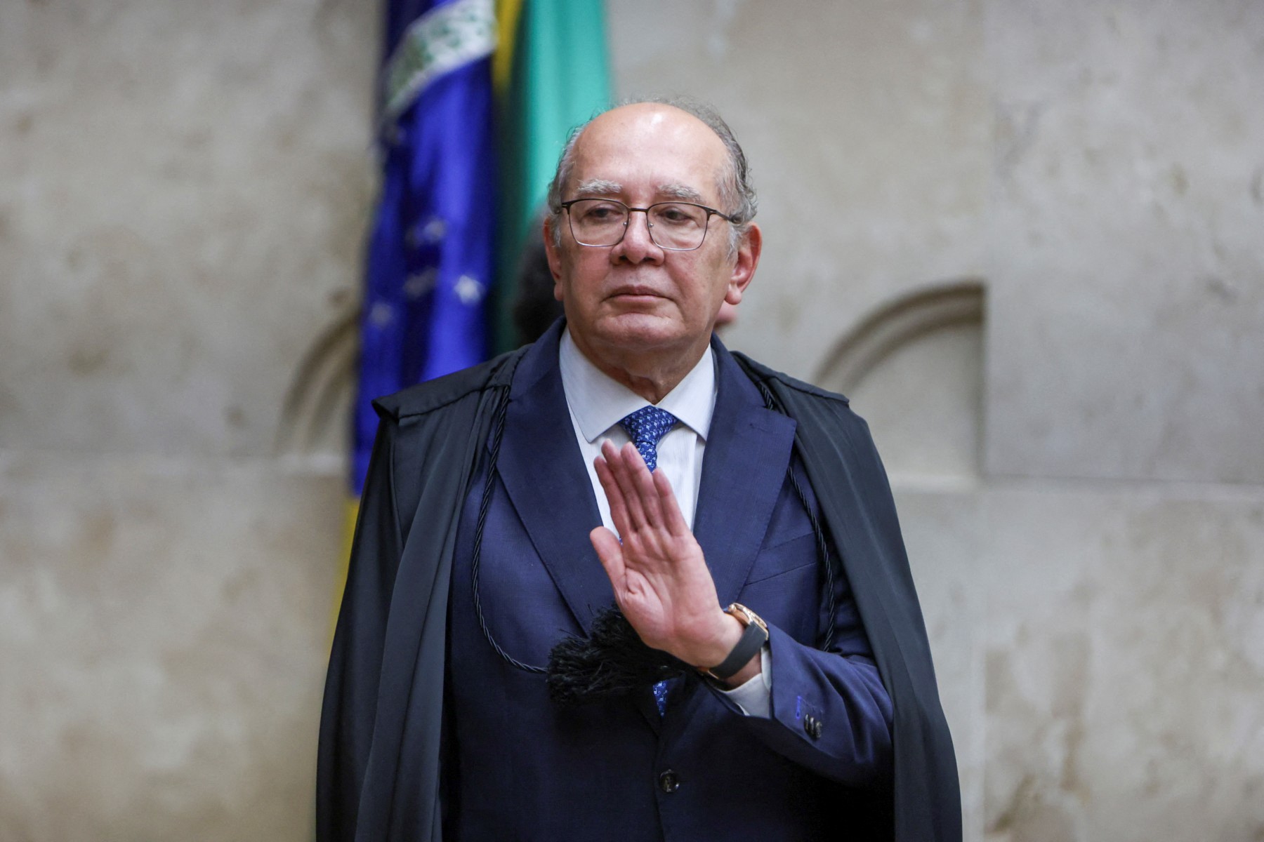 Gilmar pede a Fachin acesso ao celular de Vorcaro antes de julgamento de Moraes
