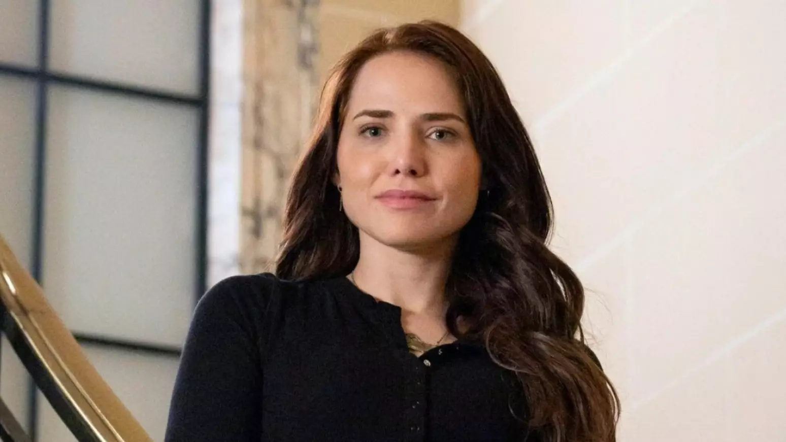 Adriana, personagem de Letícia Colin, muda de visual e assume uma nova posição dentro da Brandão Joias em Quem Ama Cuida - Foto: Manoella Mello/Globo