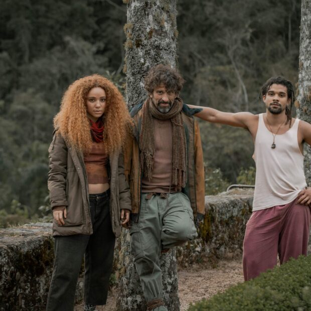 Milhem Cortaz, Lucas Leto e Alli Willow ganham protagonismo na segunda temporada de ‘Vermelho Sangue’ Celina (Laura Dutra) , Elizabeta (Alli Willow) e Michel (Pedro Alves) Globo/Paulo Belote