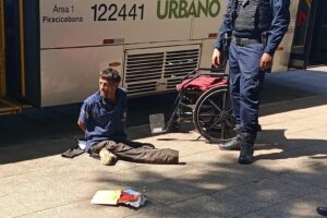 Cadeirante é preso por agredir cobradora e morder policiais/ Foto: Suzano Almeida