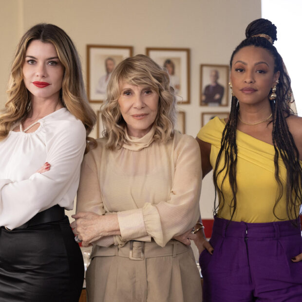 Bela assume a presidência do hospital após o afastamento de Pérola e deixa Vanessa em choque nos próximos capítulos de Por Você - Globo