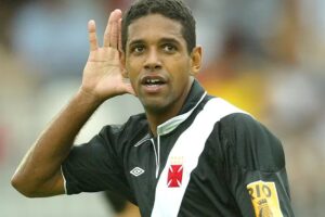 Henrique em registro de sua passagem pelo Vasco