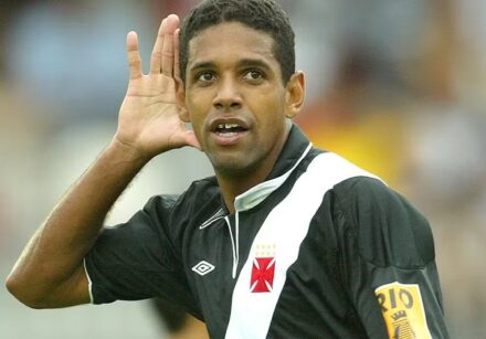 Henrique em registro de sua passagem pelo Vasco