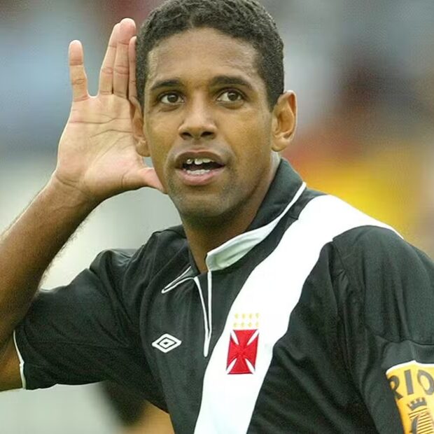 Henrique em registro de sua passagem pelo Vasco