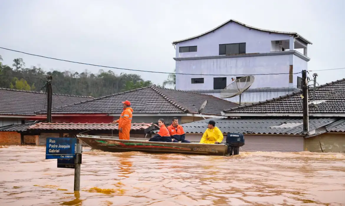 alagamento em vale do ribeira