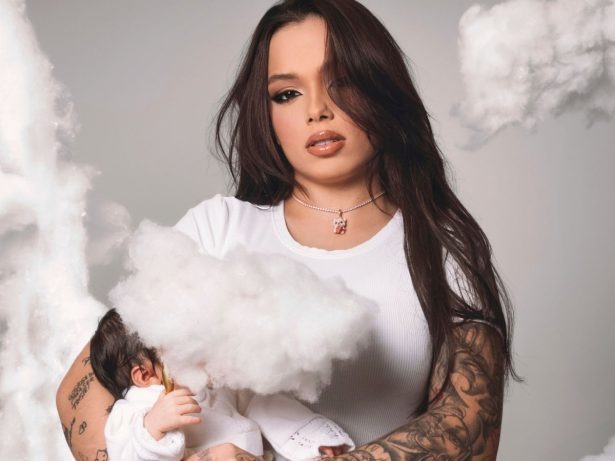 Kemily completou dois meses e apareceu em fotos depois apagadas pela mãe