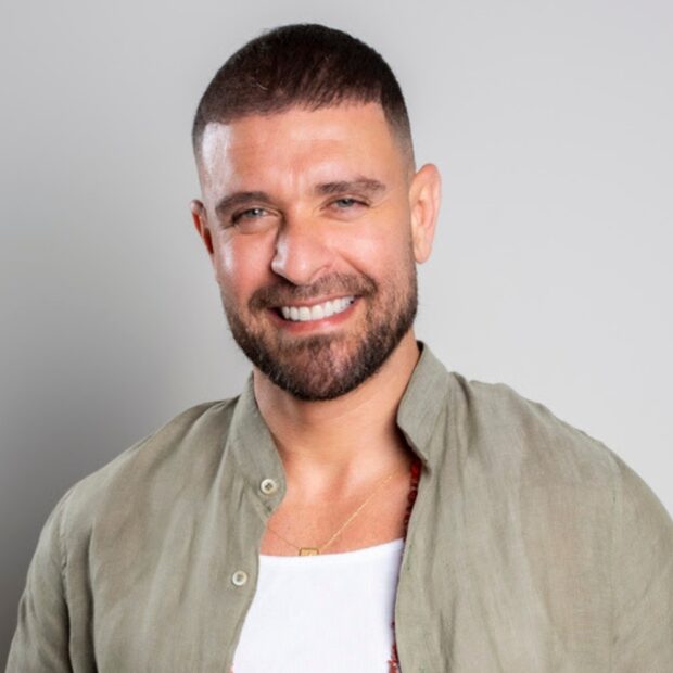 SAMBA DE GRAÇA! Diogo Nogueira se apresenta neste domingo (20), ao meio-dia, no Sesc Itaquera, em São Paulo, sem necessidade de retirar ingresso.