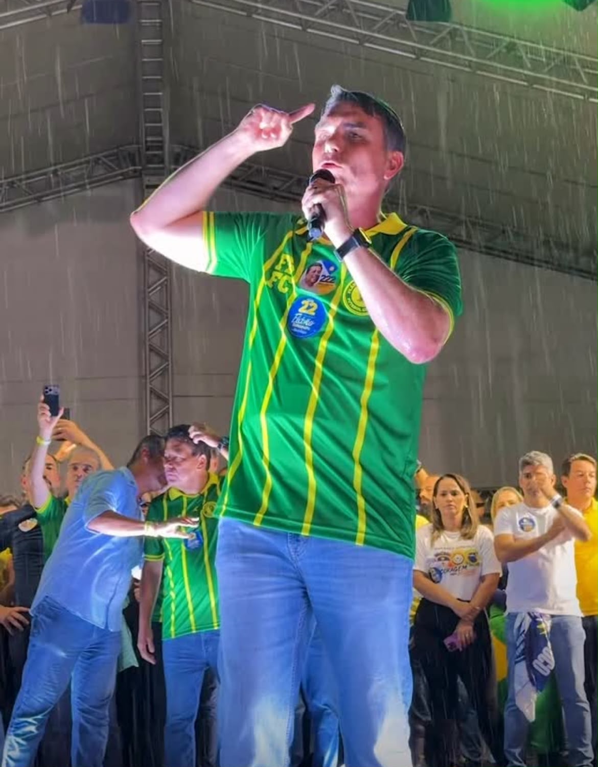Flávio Bolsonaro acusa Lula de transformar STF em comitê eleitoral