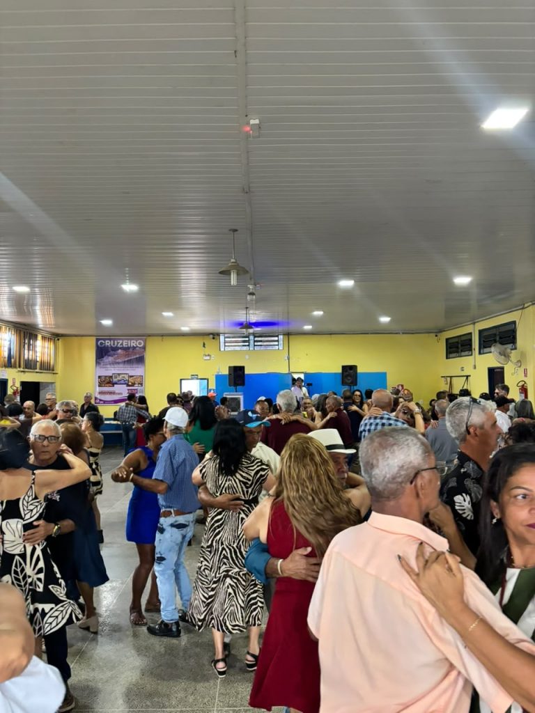 instituição forró idosos