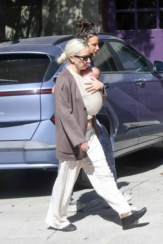 O nome da filha de Lady Gaga foi revelado meses depois do nascimento da pequena, em Los Angeles.