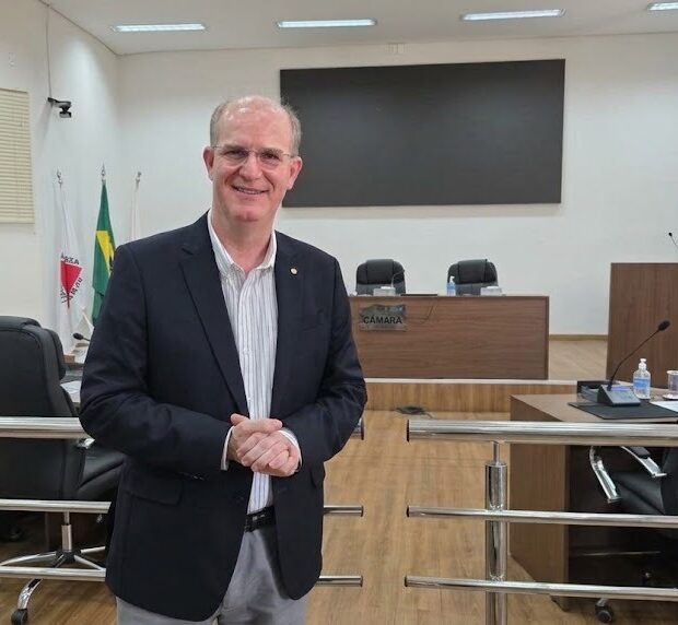 Ivan Capdeville Junior explica como a oratória estratégica e a organização do pensamento transformam a liderança e o poder de influência B2B.
