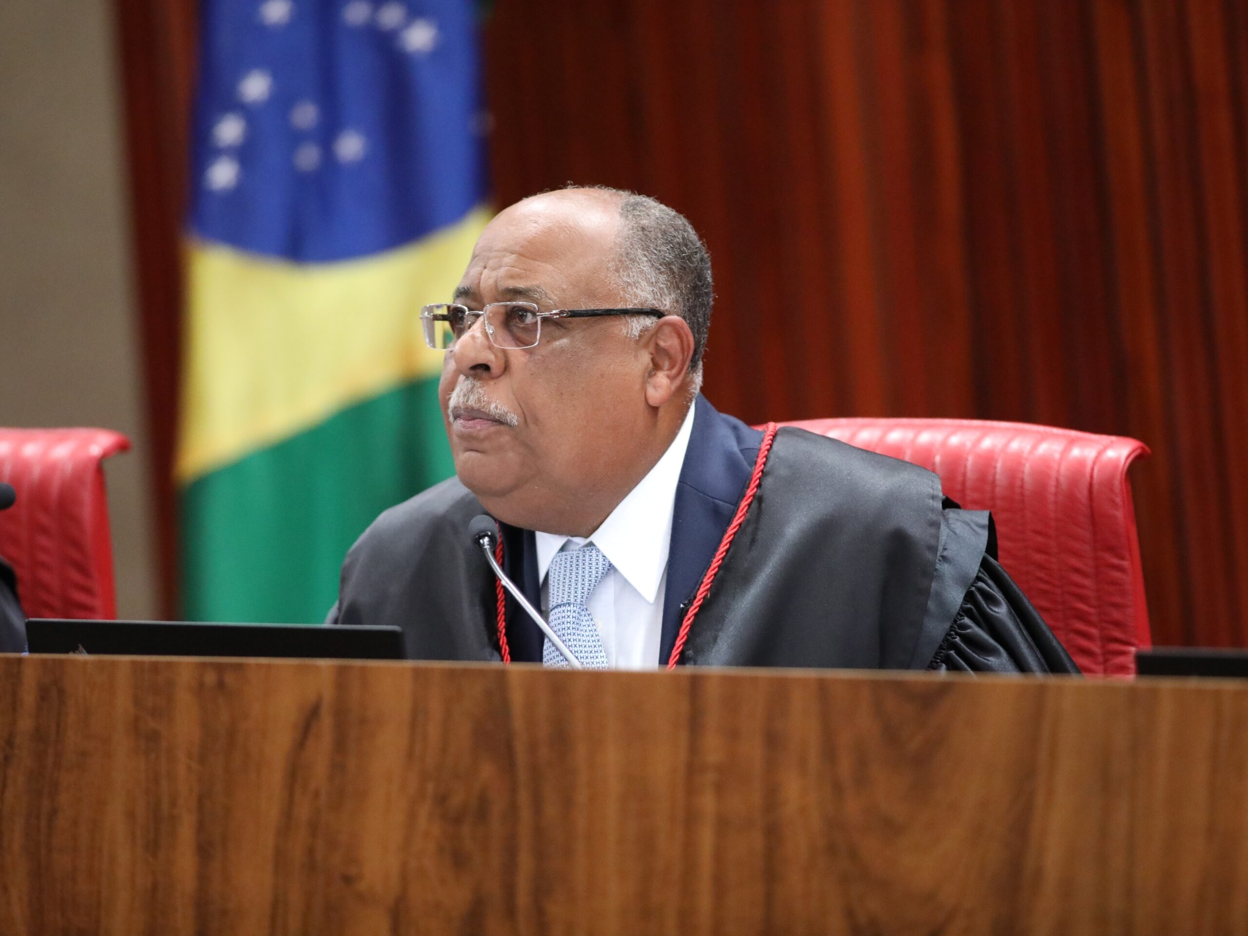 Ministro do STJ disse estar ‘sempre à disposição de Vorcaro’, indicam mensagens