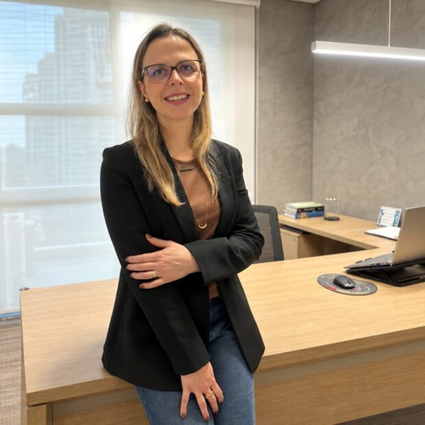 A Dra. Ariane Bonucci alerta no programa Tha com Tudo como a perda auditiva afeta o cérebro, aumenta o risco de demência e reduz a autonomia.