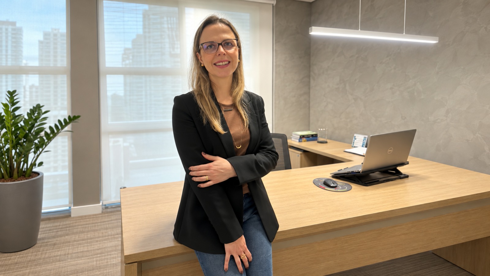 A Dra. Ariane Bonucci alerta no programa Tha com Tudo como a perda auditiva afeta o cérebro, aumenta o risco de demência e reduz a autonomia.