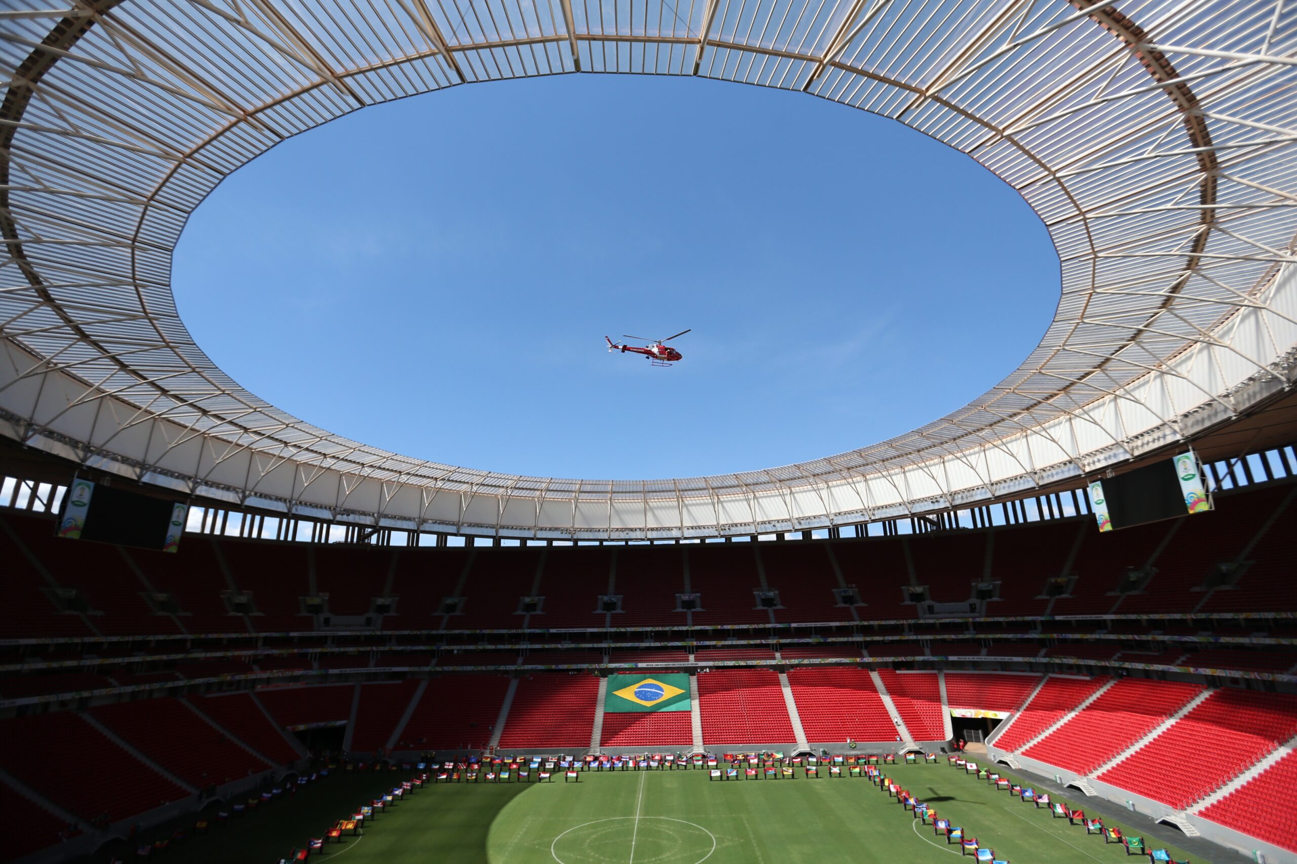 Fifa realiza visita técnica ao Mané Garrincha para a Copa do Mundo Feminina de 2027