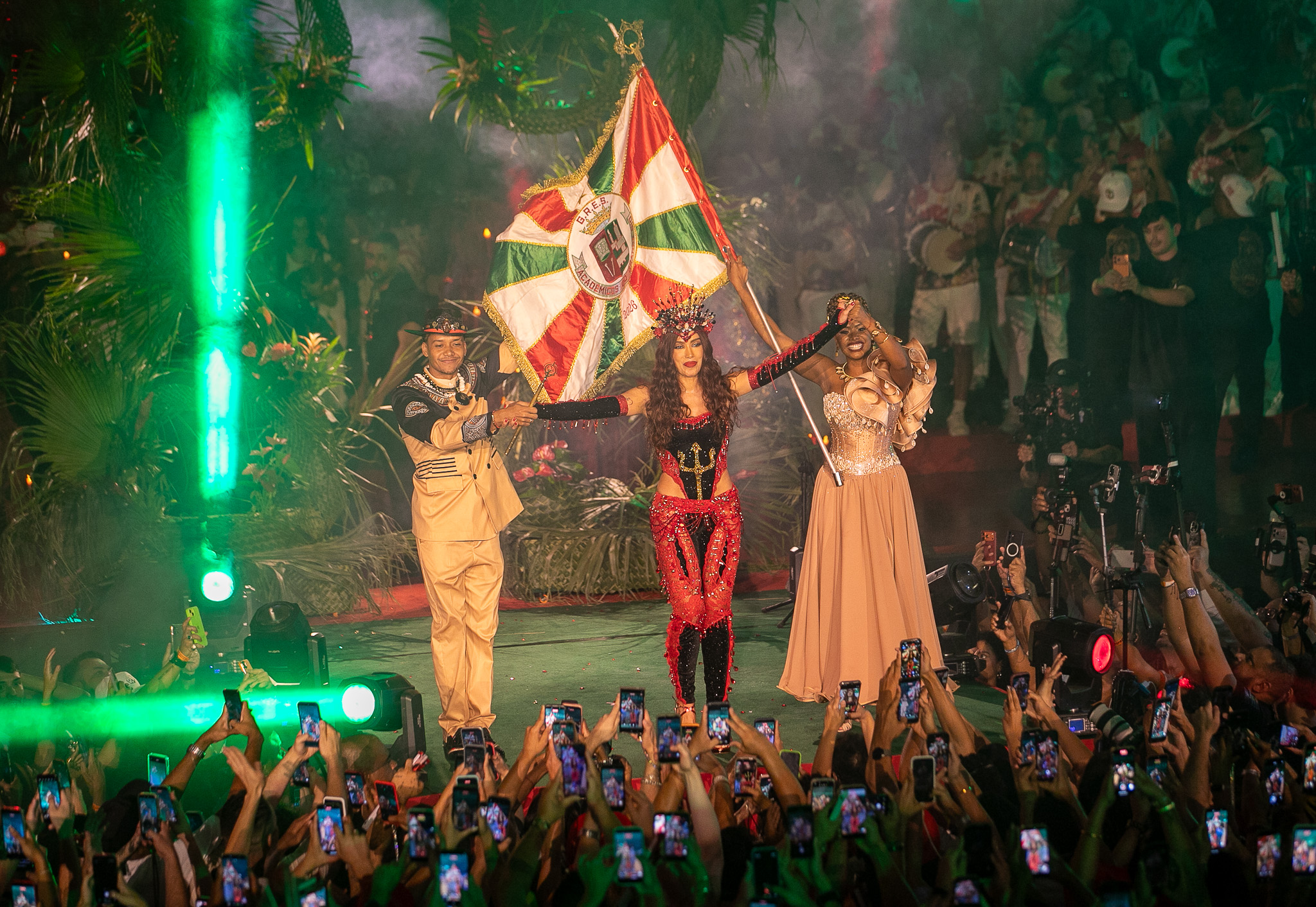 anitta rainha bateria