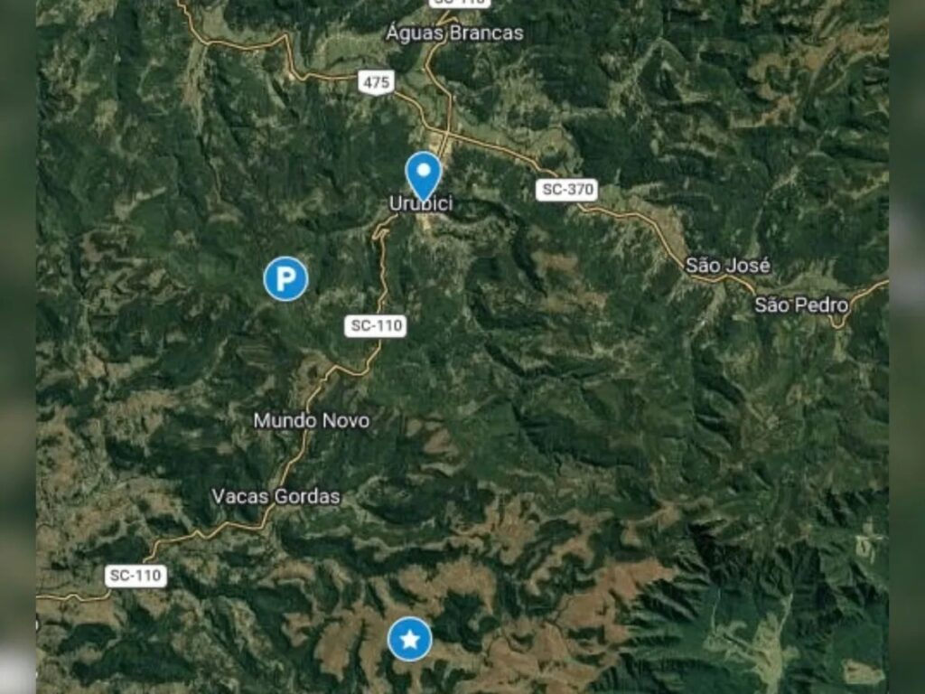 Bombeiros e equipes da FAB reforçaram as buscas na Serra Catarinense