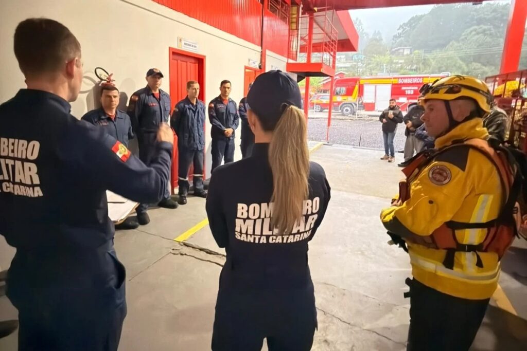 Equipes de resgate mobilizadas nas buscas pela aeronave na Serra Catarinense