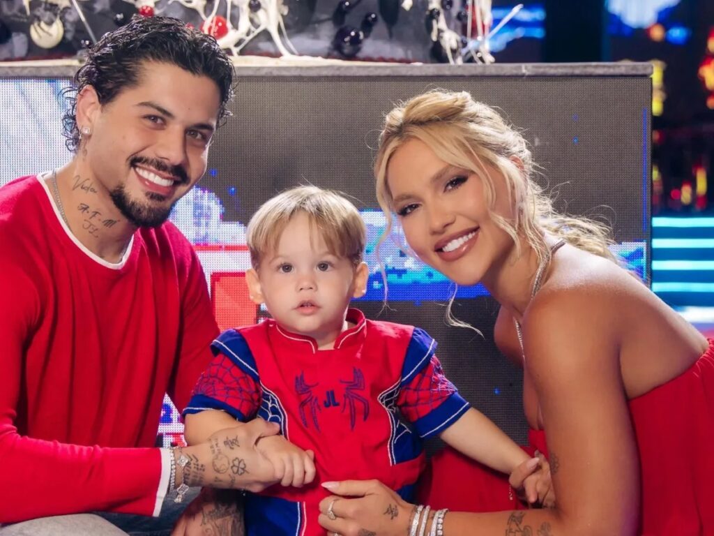 Virginia Fonseca e Zé Felipe com o filho caçula, José Leonardo