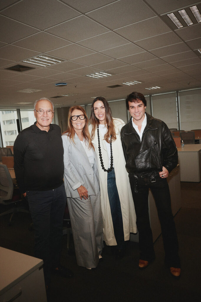 O Carnaval de 2027 já começou nos bastidores. Com Carlinhos Brown, Nizan Guanaes, Beto Pacheco, Taciana Veloso e Lícia Fábio, o Camarote Brown quer transformar cinco dias de festa em uma plataforma permanente de relacionamento e negócios - Créditos: Leca Novo