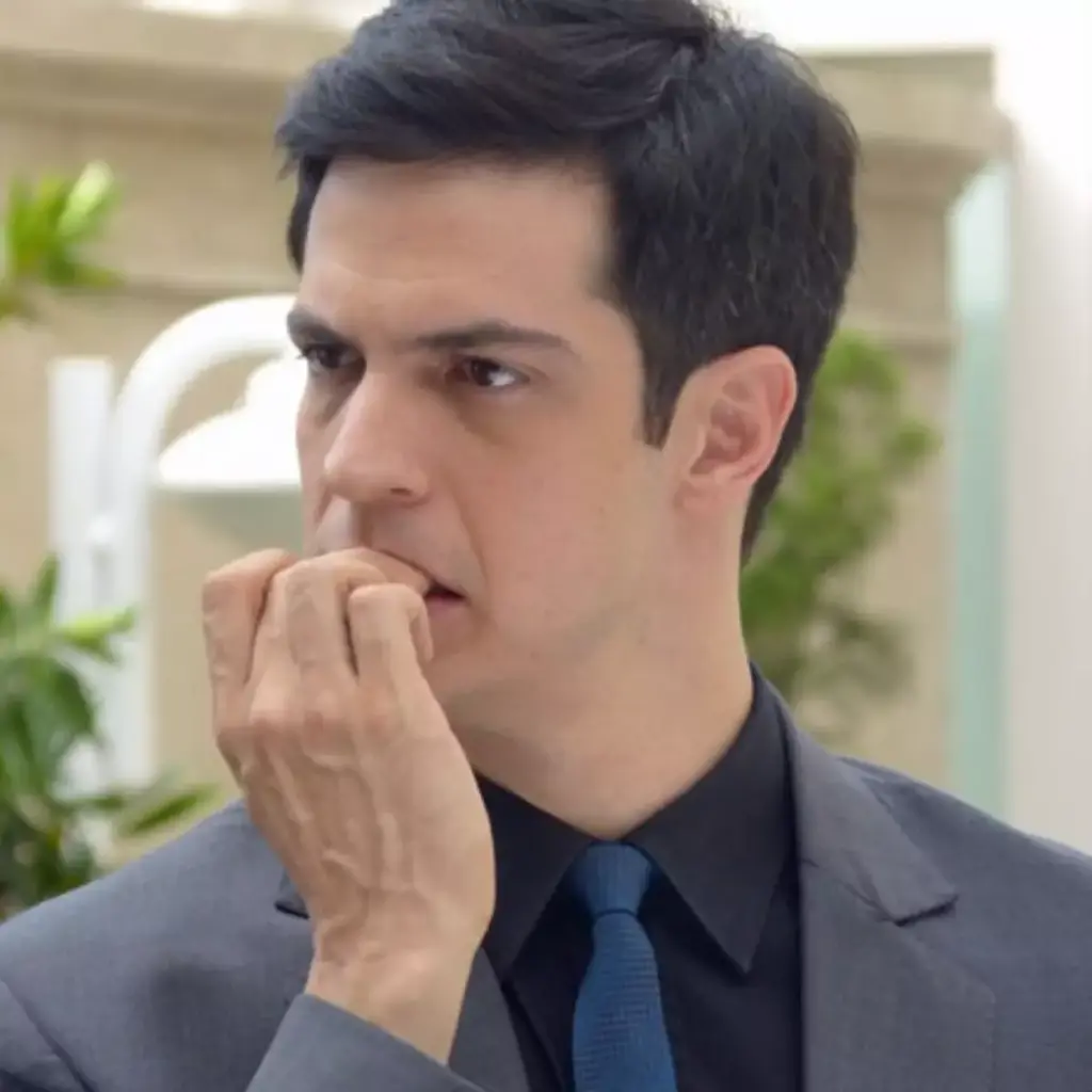 A Globo foi buscar no passado um dos personagens mais marcantes de suas novelas. Félix, vivido por Mateus Solano, agora protagoniza uma novelinha vertical no Globoplay.