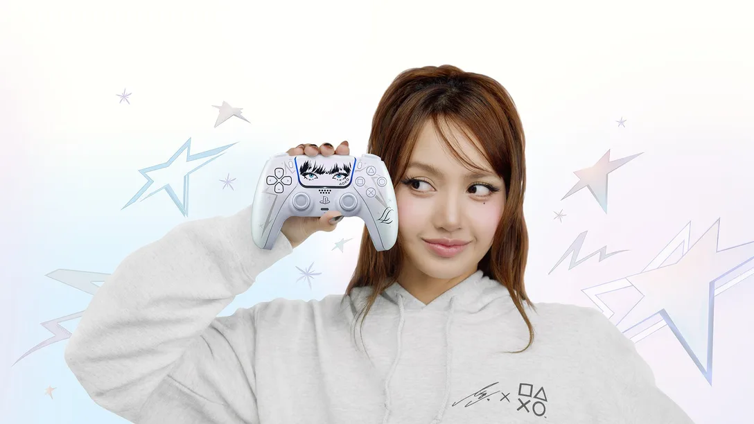 Lisa entrou oficialmente no universo gamer! A cantora criou em parceria com o PlayStation um DualSense de edição limitada, com acabamento perolado, estrelas e detalhes pensados especialmente para os fãs.