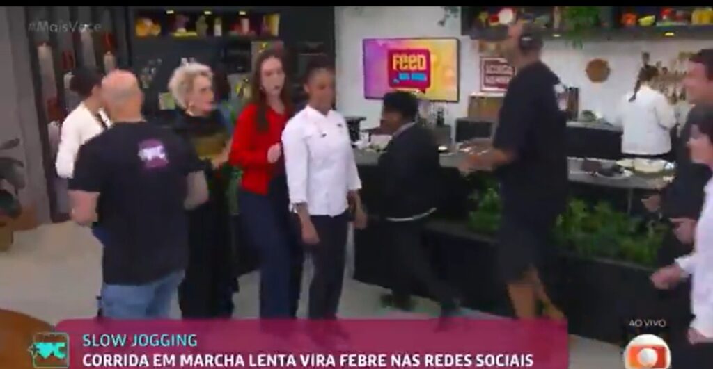 Momento em que uma voz feminina critica a “palhaçada” durante o programa ao vivo