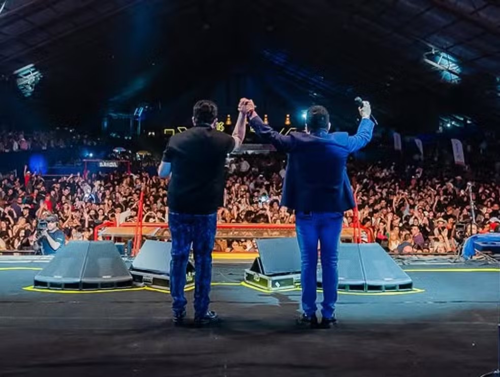 Bruno e Marrone em registro de uma apresentação