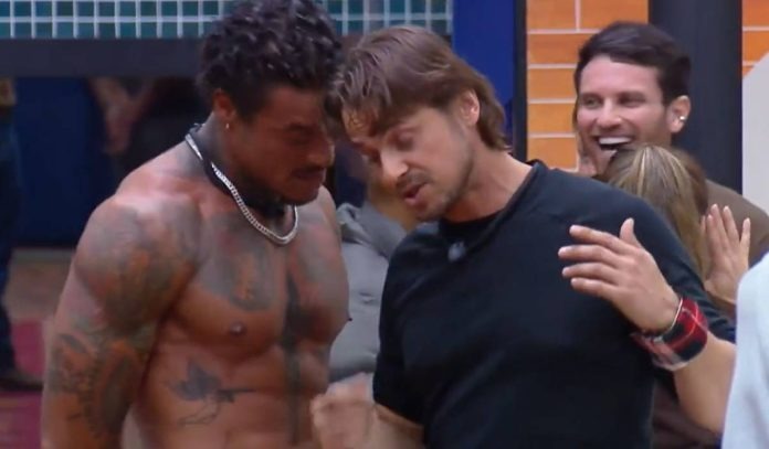 Daniel Erthal rebate as acusações durante o barraco na sede