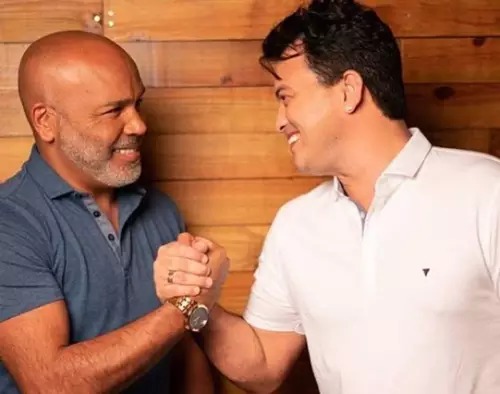 Rick e Renner em registro de uma das duplas mais marcantes do sertanejo