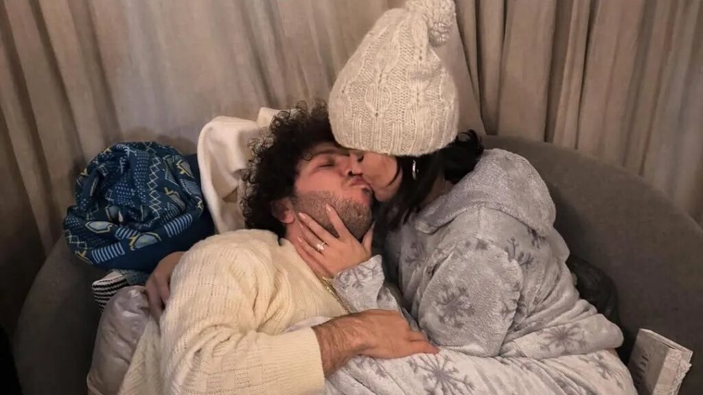 Selena Gomez e Benny Blanco em registro compartilhado nas redes sociais