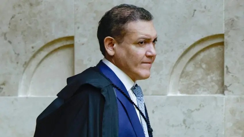 “Foi o Flávio Bolsonaro”: jingle de Lula é tirado do ar por Nunes Marques