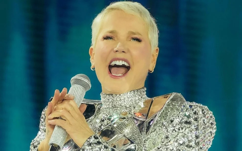 “Essa casa me abraça”: Xuxa manda recado ao SBT e expõe carinho antigo pela emissora