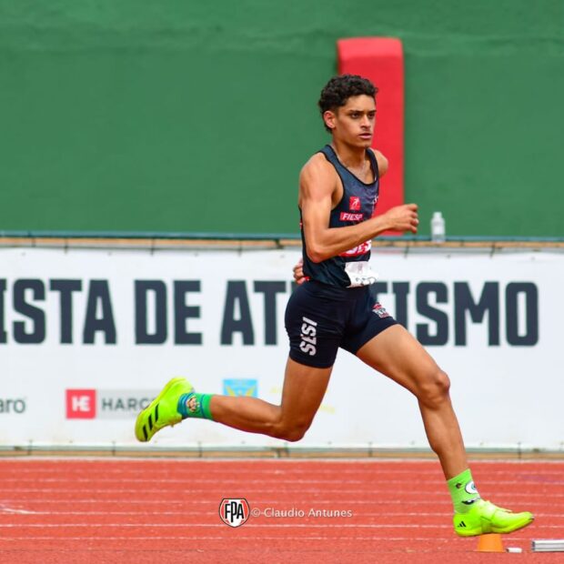Aos 15 anos, Enzo Gandolfo Procópio saltou 2,02 m em Pindamonhangaba e estabeleceu novo recorde brasileiro no salto em altura Sub-16.