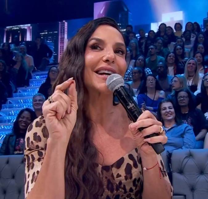 Ivete Sangalo apostou na oncinha para participar do júri da Dança dos Famosos e brincou que estava "discreta, contida, quase imperceptível" - Reprodução Globo