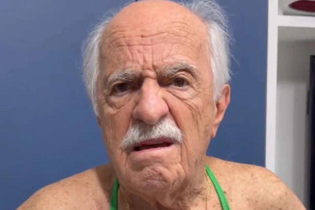Ator de 93 anos denunciou páginas que usam fake news para atrair cliques