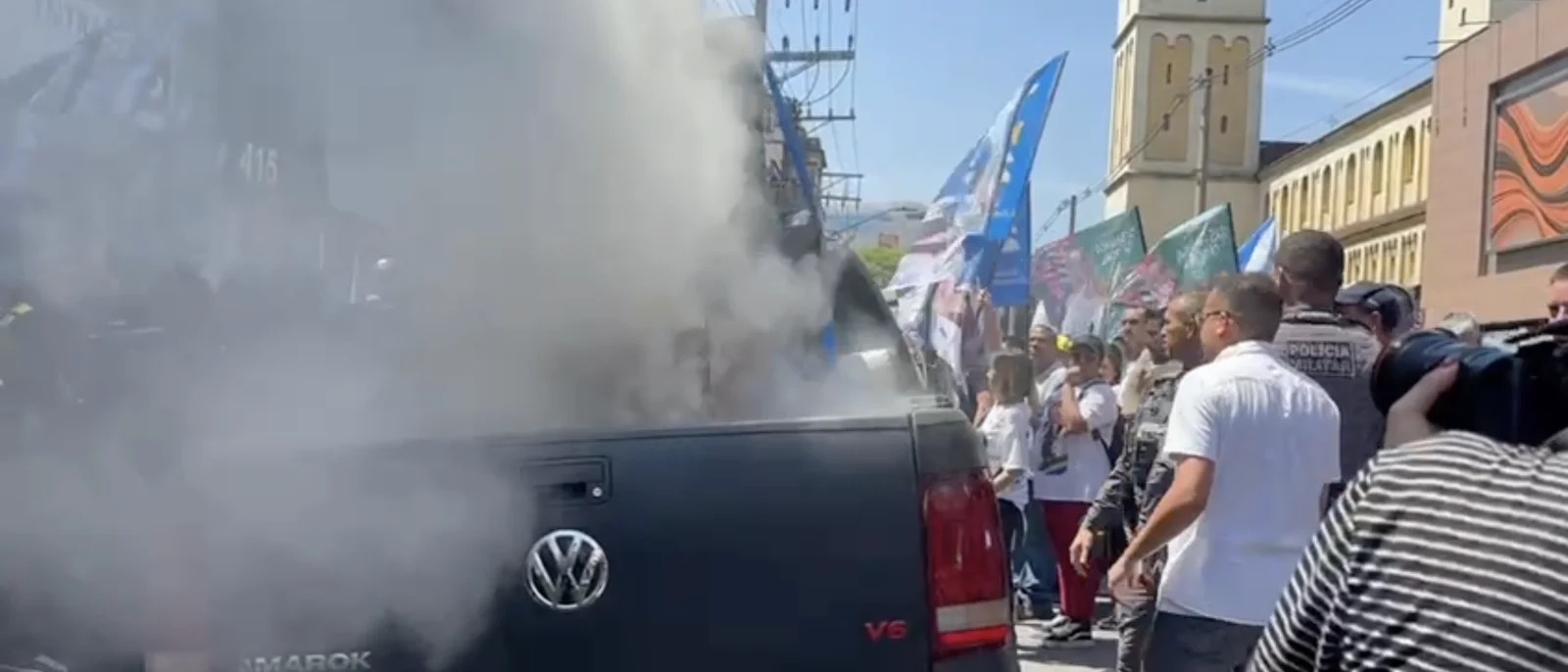 Gerador de carro de som pegou fogo durante ato no Brás, em São Paulo