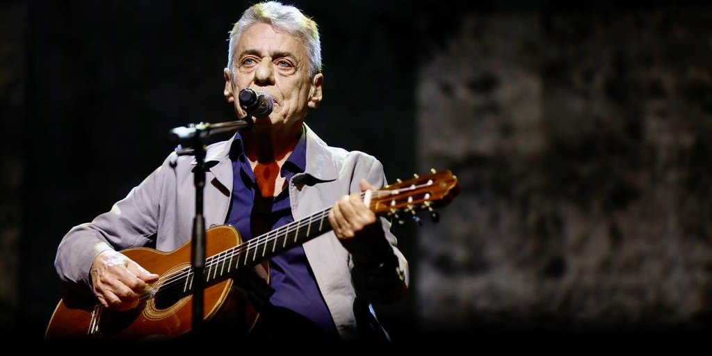 Chico Buarque acionou a Polícia Civil após ameaça publicada em comentário na internet