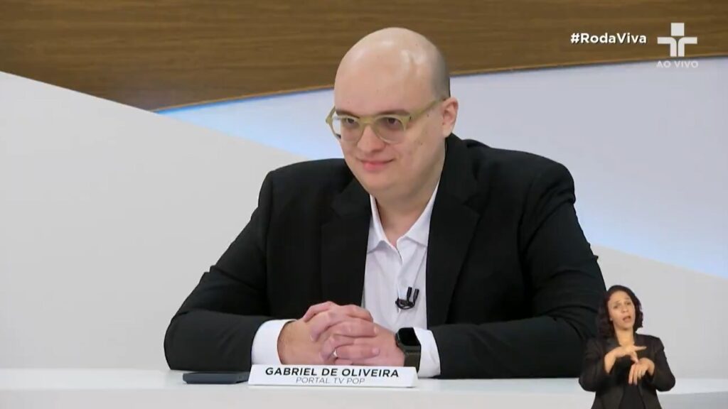 Gabriel de Oliveira, do TV Pop, questionou o ator sobre publicidade e marcas
