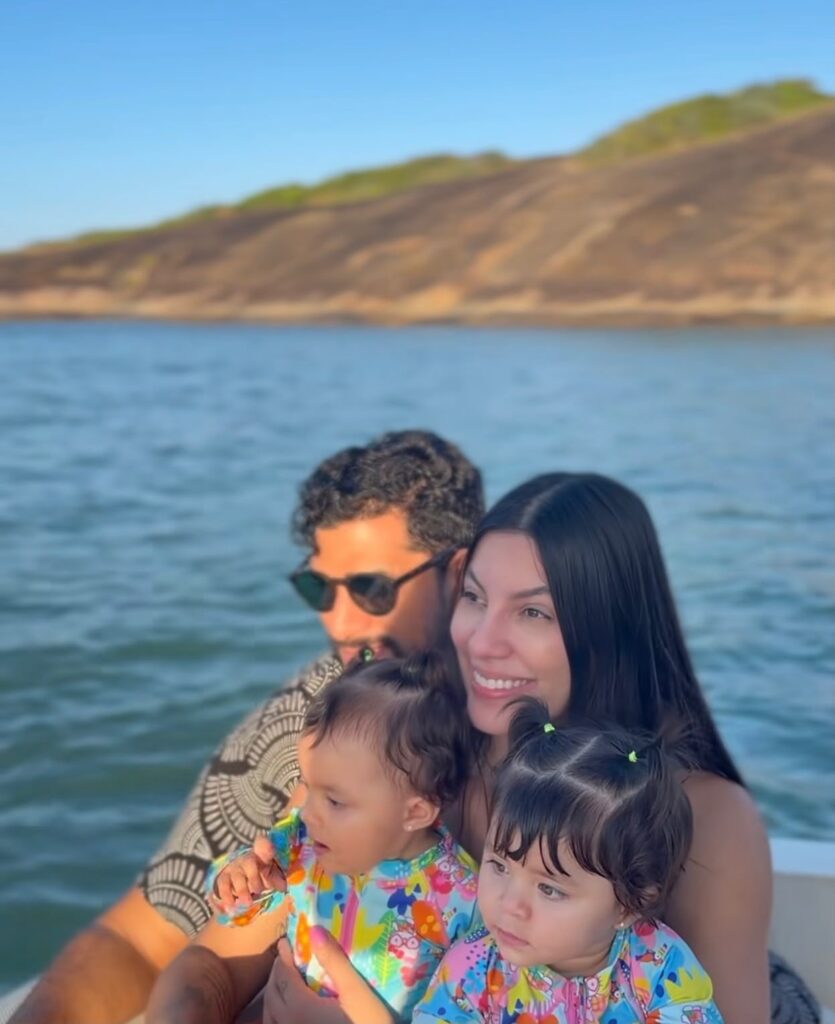 A influenciadora construiu sua trajetória digital mostrando diferentes momentos da vida em família e da maternidade. (Divulgação Pessoal).