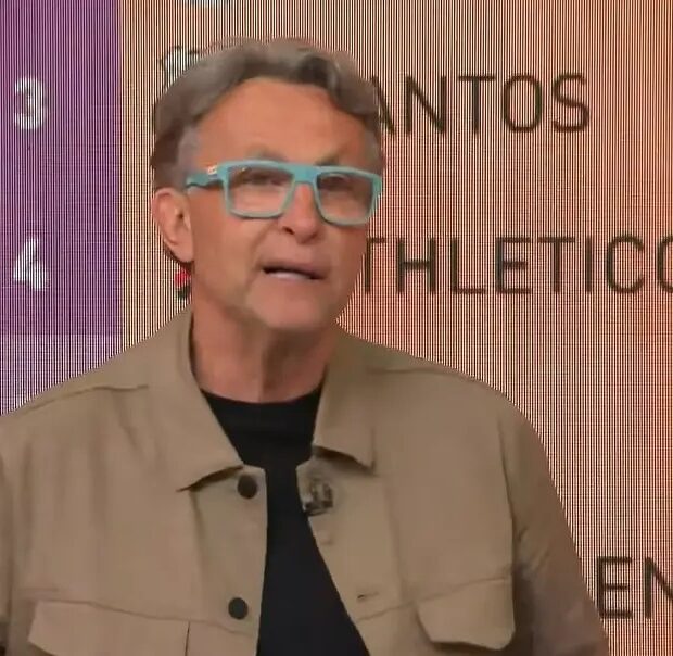 Craque Neto repetiu o número 13 durante o Apito Final, e a brincadeira política repercutiu nas redes sociais.