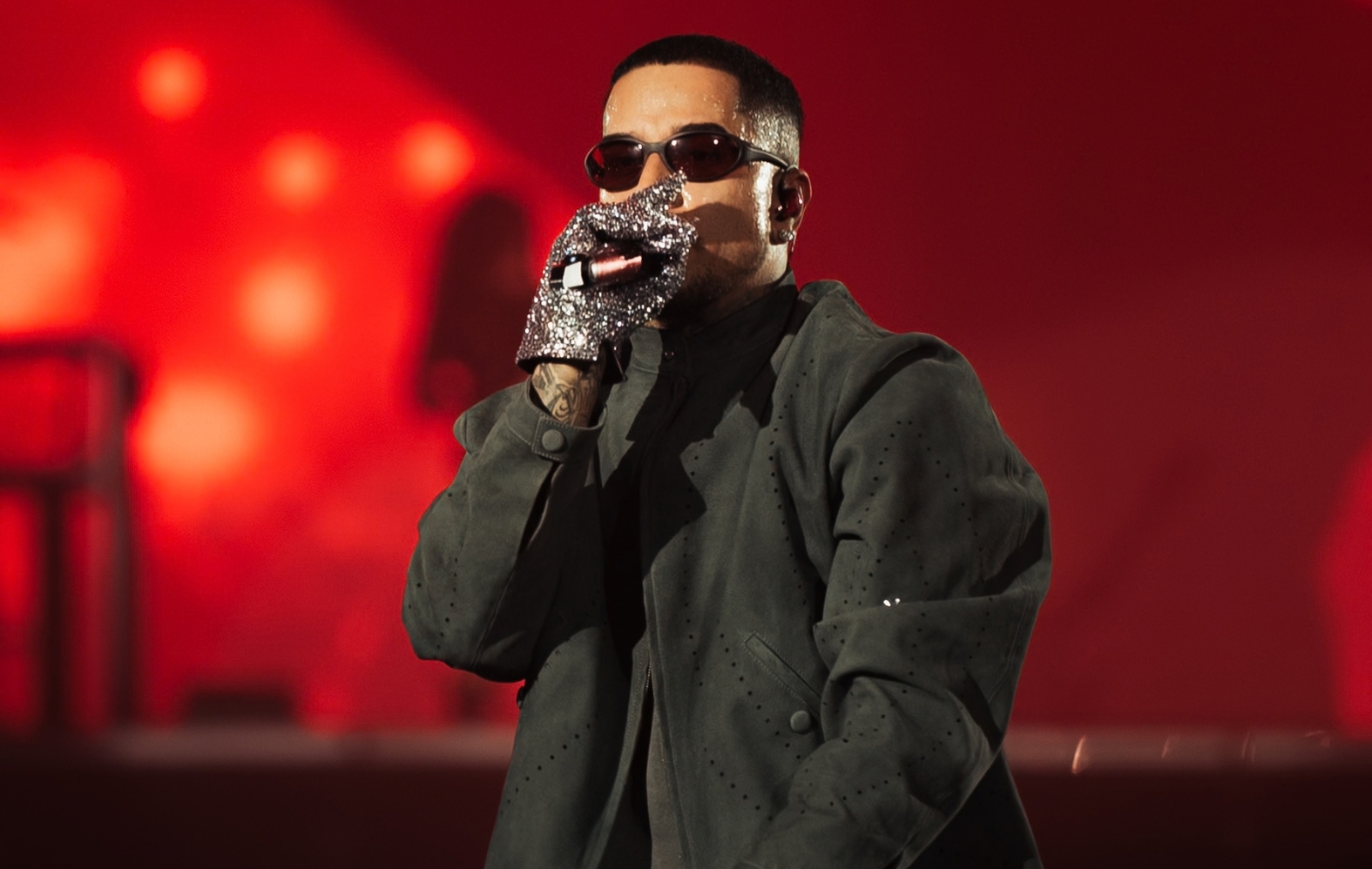 Veigh alcançou 10,685 milhões de ouvintes mensais e assumiu o posto de rapper brasileiro mais ouvido do Spotify.