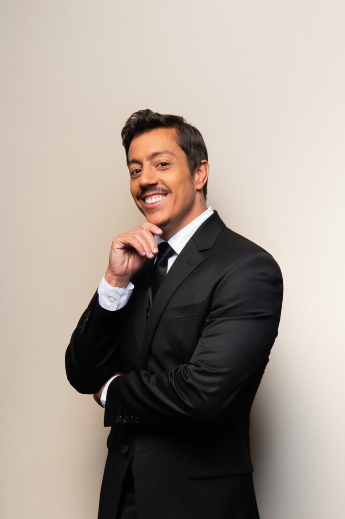 Sessão esgotada: Renato Albani abre horário extra às 19h no Centro de Convenções Ulysses Guimarães.