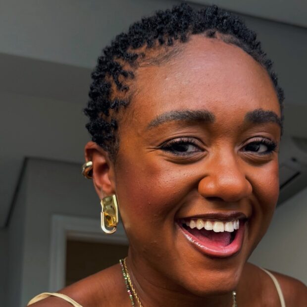 Sarah Aline surpreende ao surgir de cabelo curtíssimo e celebra nova fase: “Uma liberdade muito grande”.
