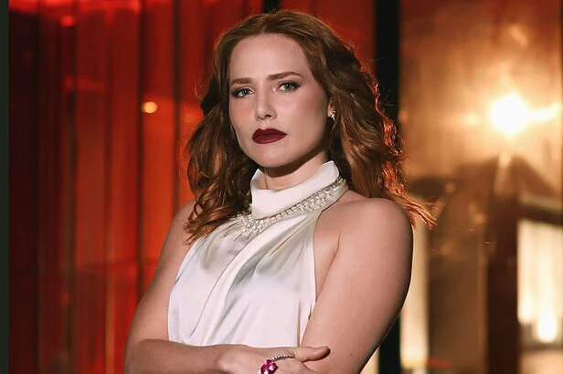Adriana, personagem de Leticia Colin, vai partir para o ataque após descobrir o envolvimento de Tom no plano contra o homem que ama - Reprodução Globo