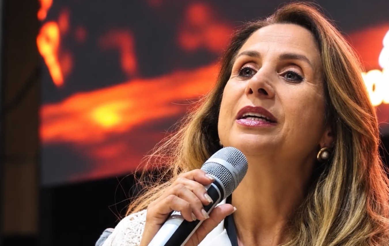 Gigi Marins durante a premiação Melhores Fornecedores do Ano, em que a Caramelada recebeu dois reconhecimentos. (Divulgação Pessoal).