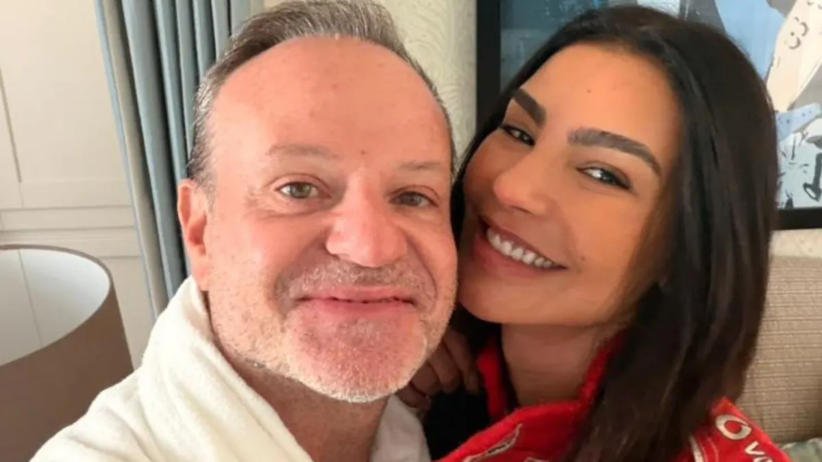 Cíntia Chagas e Rubens Barrichello colocaram um ponto final no namoro menos de um mês depois de assumirem publicamente a relação.