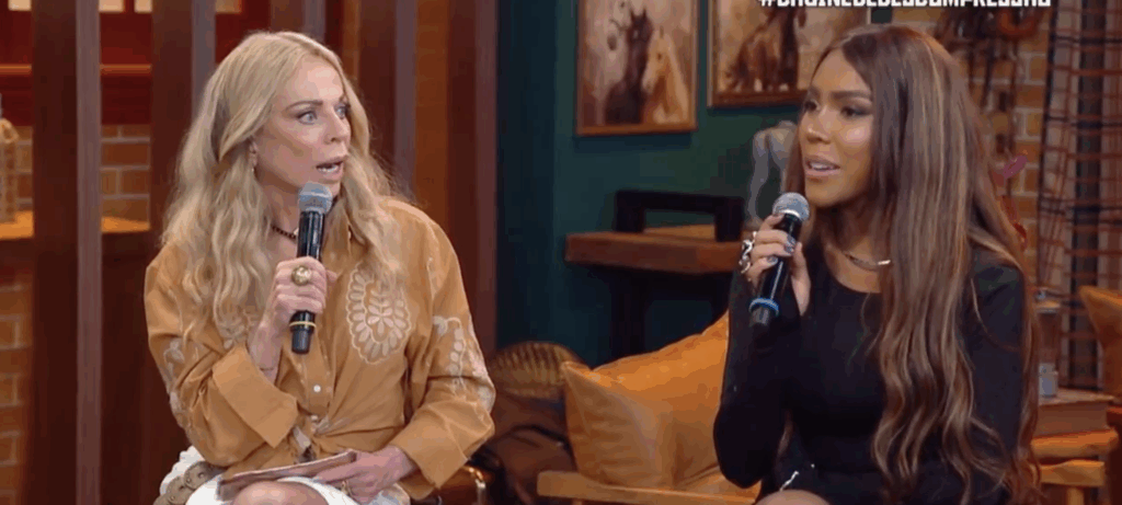 1. Momento em que Carol Lekker contou a Adryana Ribeiro sobre a morte de Rick Sollo provocou críticas nas redes sociais - Reprodução Record TV